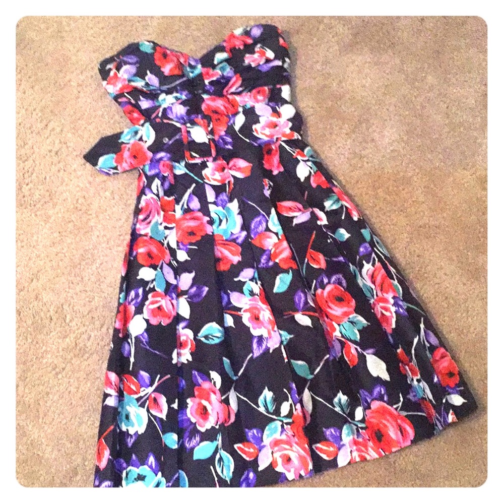 Floral Strapless Express Dress